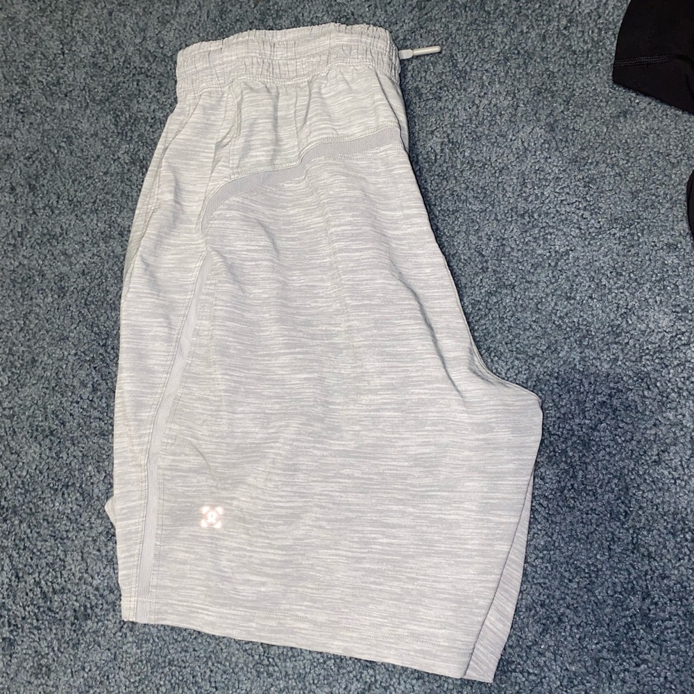 Lululemon Pace Breaker 7” lined shorts